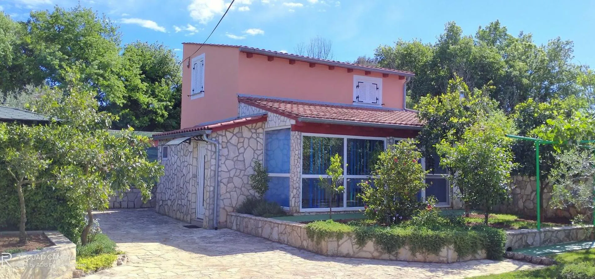 Komfortables Ferienhaus In Sisan